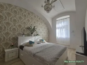 Pronájem bytu 2+kk, Praha - Karlín, 45 m2