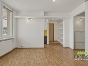 Pronájem bytu 1+kk, Zlín, Ševcovská, 33 m2