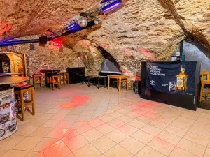 Pronájem obchodního prostoru, Čáslav, nám. Jana Žižky z Trocnova, 360 m2