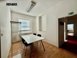 Pronájem kanceláře, Plzeň, Jedlová, 400 m2