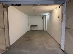 Pronájem garáže, Kladno, Bellevue, 17 m2