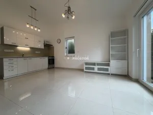 Pronájem rodinného domu, Praha - Letňany, Boletická, 42 m2