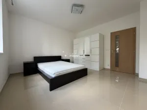 Pronájem rodinného domu, Praha - Letňany, Boletická, 140 m2