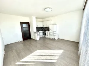 Pronájem bytu 2+kk, Praha - Černý Most, Kpt. Stránského, 44 m2