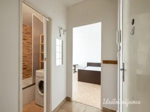 Pronájem bytu 1+kk, Praha - Krč, Hurbanova, 26 m2