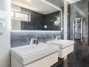 Prodej rodinného domu, Benátky, 241 m2