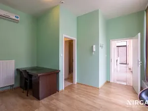 Prodej obchodního prostoru, Praha - Dejvice, Kolejní, 91 m2