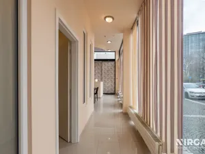 Prodej obchodního prostoru, Praha - Dejvice, Kolejní, 91 m2