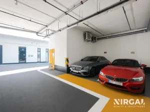 Prodej obchodního prostoru, Praha - Dejvice, Kolejní, 91 m2