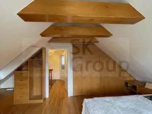 Pronájem atypického bytu, Karlovy Vary, Ondříčkova, 120 m2