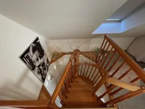 Pronájem atypického bytu, Karlovy Vary, Ondříčkova, 120 m2
