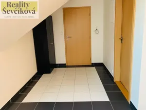 Pronájem bytu 3+1, Hradec Králové, Machkova, 75 m2