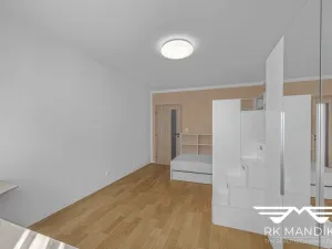 Pronájem bytu 3+1, Praha - Malešice, Tuchorazská, 72 m2