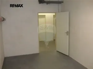 Pronájem skladu, Praha - Smíchov, Randova, 16 m2