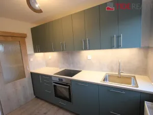 Pronájem bytu 2+1, Praha - Uhříněves, V bytovkách, 60 m2