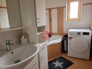 Prodej bytu 5+1, Veltruby, Školní, 156 m2