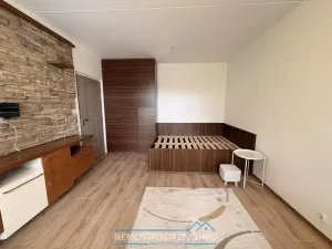 Pronájem bytu 1+1, Znojmo, Gagarinova, 33 m2