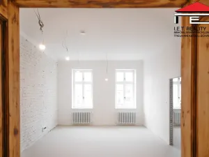 Prodej kanceláře, Frýdek-Místek, Zámecké nám., 89 m2