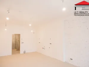 Prodej kanceláře, Frýdek-Místek, Zámecké nám., 89 m2