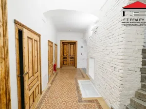 Prodej kanceláře, Frýdek-Místek, Zámecké nám., 89 m2