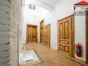 Prodej kanceláře, Frýdek-Místek, Zámecké nám., 89 m2