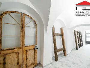 Prodej kanceláře, Frýdek-Místek, Zámecké nám., 89 m2