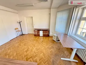 Pronájem kanceláře, Veltrusy, Palackého, 85 m2