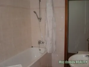 Pronájem bytu 2+kk, Praha - Bubeneč, Sochařská, 62 m2