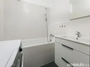 Pronájem bytu 2+1, Praha - Vršovice, Karpatská, 56 m2