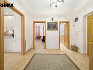 Prodej obchodního prostoru, Karlovy Vary, Moravská, 160 m2