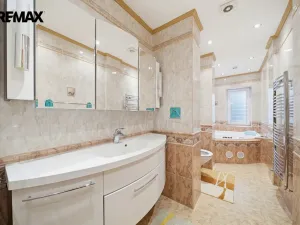 Prodej obchodního prostoru, Karlovy Vary, Moravská, 160 m2