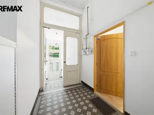 Prodej obchodního prostoru, Karlovy Vary, Moravská, 160 m2