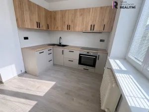 Pronájem bytu 2+1, Karlovy Vary - Rybáře, Majakovského, 54 m2