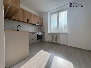 Pronájem bytu 2+1, Karlovy Vary - Rybáře, Majakovského, 54 m2