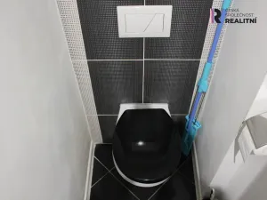 Pronájem bytu 2+1, Karlovy Vary - Rybáře, Majakovského, 54 m2