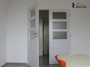 Pronájem bytu 2+1, Karlovy Vary - Rybáře, Majakovského, 54 m2