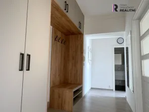 Pronájem bytu 2+1, Karlovy Vary - Rybáře, Majakovského, 54 m2
