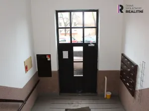 Pronájem bytu 2+1, Karlovy Vary - Rybáře, Majakovského, 54 m2