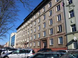 Pronájem bytu 2+1, Karlovy Vary - Rybáře, Majakovského, 54 m2