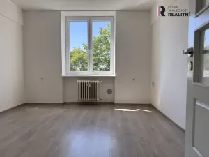 Pronájem bytu 2+1, Karlovy Vary - Rybáře, Majakovského, 54 m2