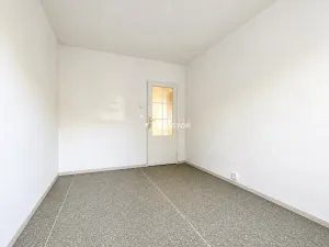 Prodej bytu 3+1, Praha - Prosek, Pískovcová, 77 m2