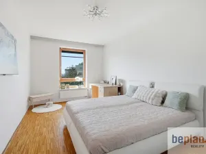 Pronájem bytu 2+kk, Praha - Malešice, Univerzitní, 63 m2