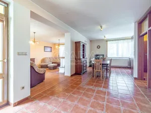 Prodej rodinného domu, Zlosyň, 209 m2