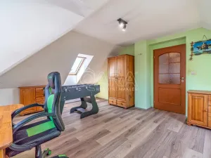 Prodej rodinného domu, Zlosyň, 209 m2