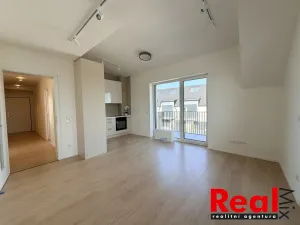 Pronájem bytu 3+kk, Pohořelice, U Kasáren, 69 m2