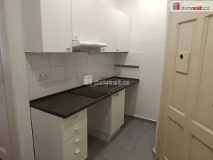 Pronájem bytu 1+kk, Praha - Vršovice, Na spojce, 29 m2