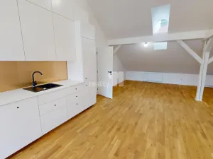 Pronájem komerční nemovitosti, Pelhřimov, Tylova, 151 m2