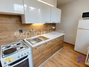 Pronájem bytu 1+1, Zlín, Dřevnická, 38 m2