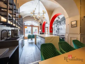 Pronájem restaurace, Hradec Králové, Velké náměstí, 700 m2