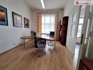 Pronájem kanceláře, Praha - Bubeneč, Bubenečská, 51 m2